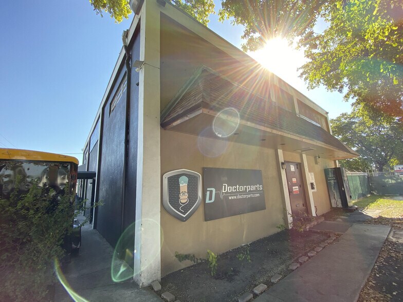 More Photos Of 5571 NW 84th Ave, Miami Warehouse For Sale