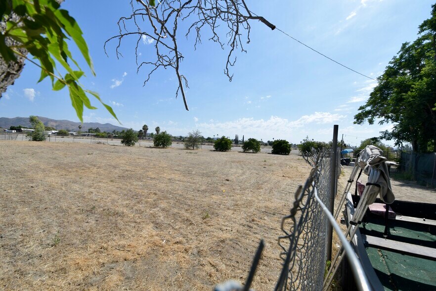 More Photos Of 43763-43789 State Highway 74, Hemet Apartments For Sale