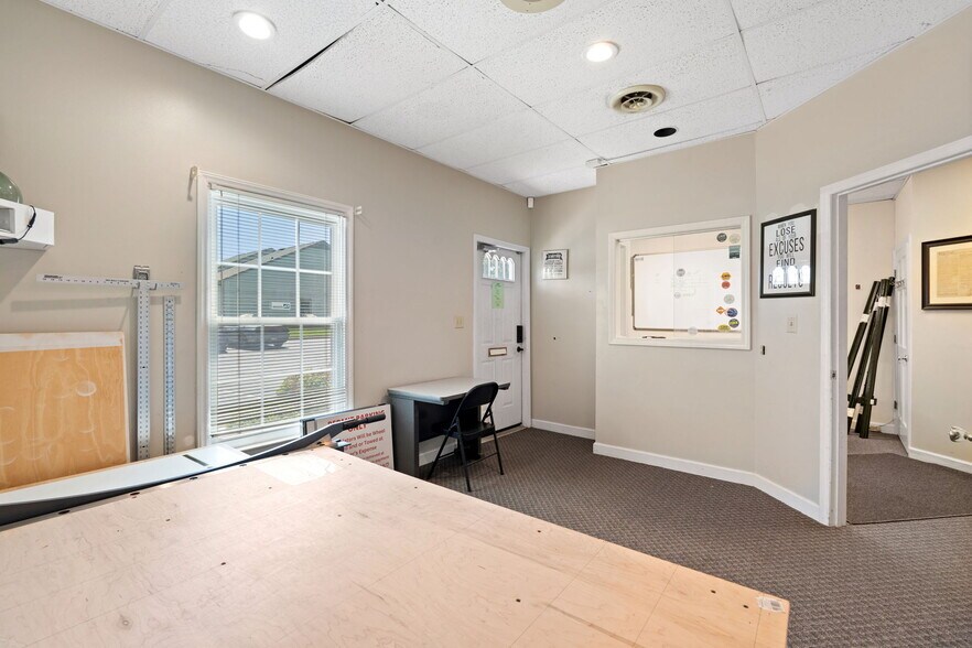 More Photos Of 1919 Boulevard St, Greensboro Office For Sale