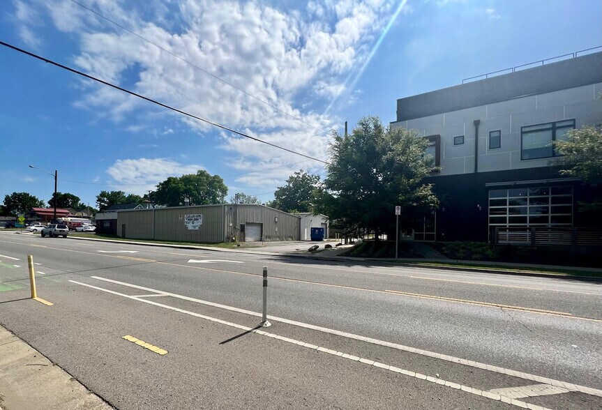 More Photos Of 910 51st Ave N, Nashville Auto Repair For Sale
