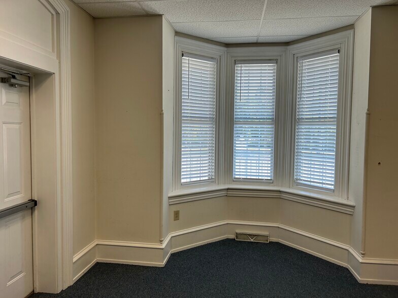 More Photos Of 555 2nd Ave, Collegeville Medical For Lease