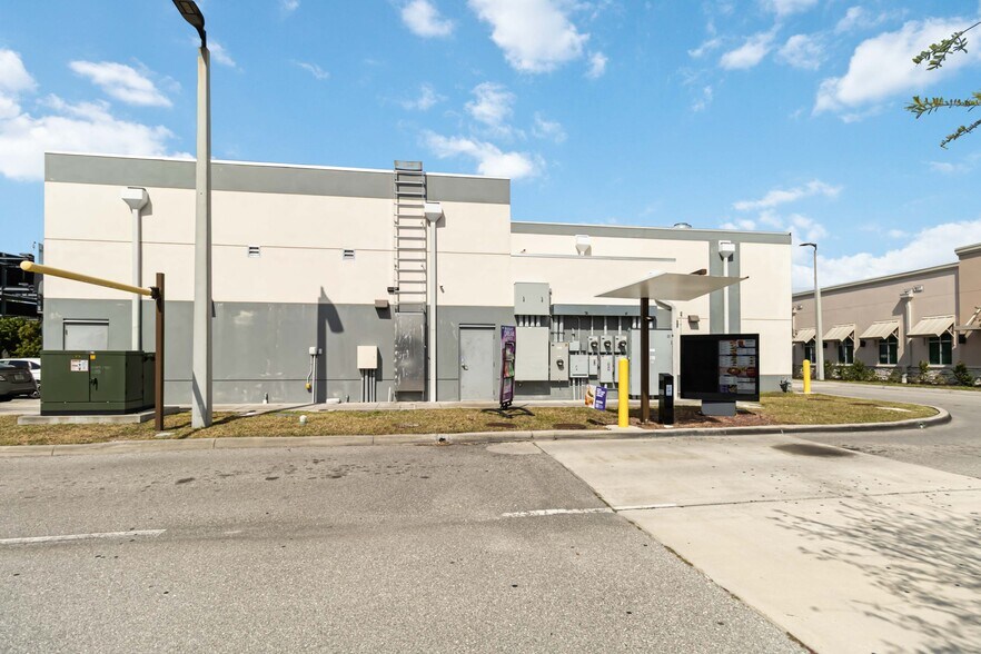 More Photos Of 2808 E Osceola Pky, Kissimmee Storefront Retail Office For Lease