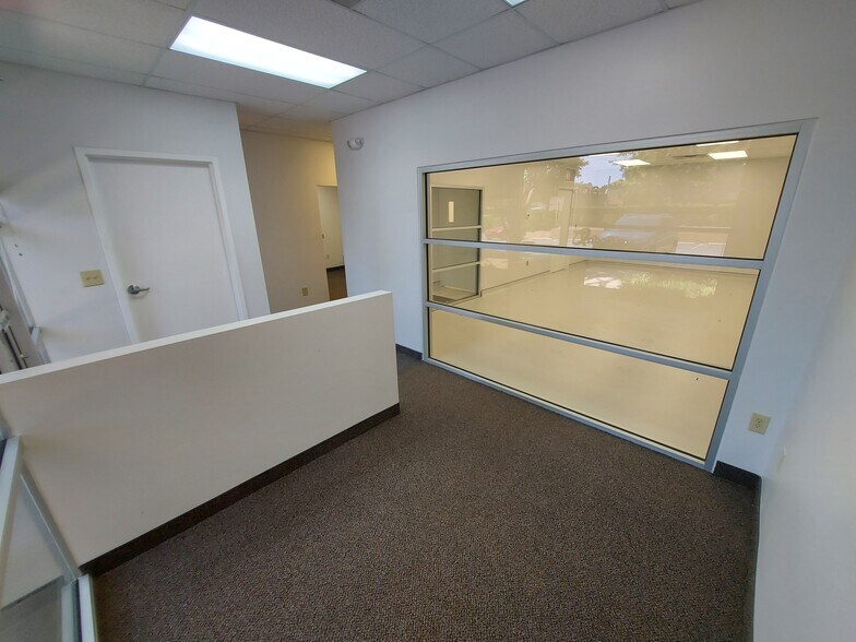More Photos Of 625 Hutton St, Raleigh Showroom For Lease