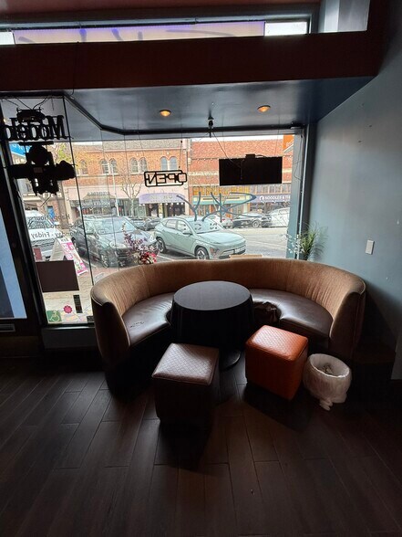 More Photos Of 76 E 3rd Ave, San Mateo Bar For Lease