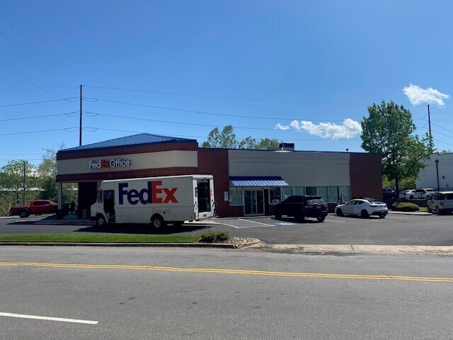 More Photos Of 17 Bryson St, Asheville Freestanding For Sale