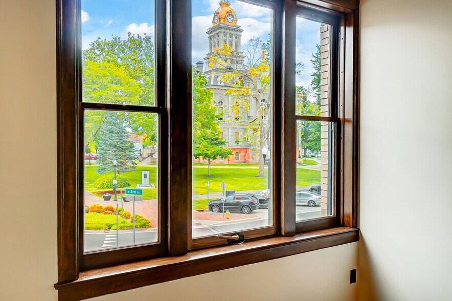 More Photos Of 9-11 N 3rd St, Newark Office For Lease