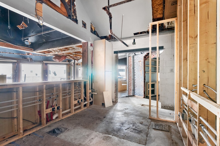 More Photos Of 1811 Division St, Nashville Freestanding For Sale