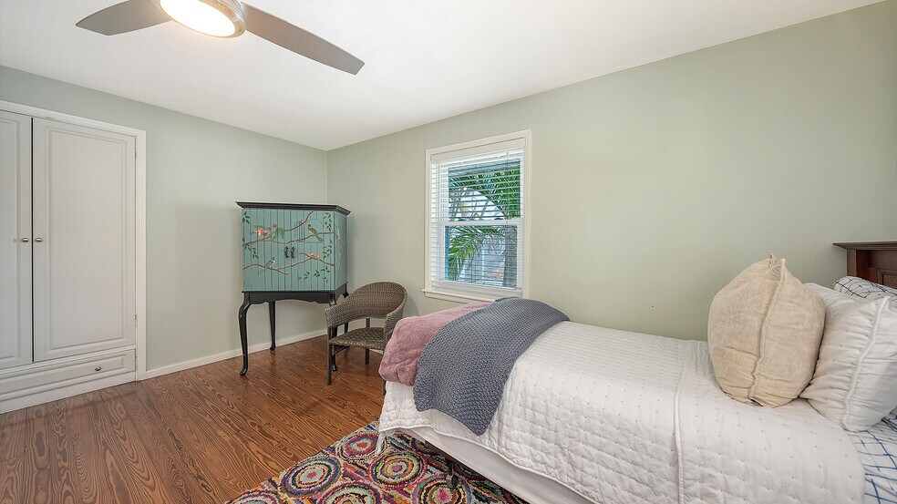 More Photos Of 5610 AVENIDA DEL MARE, Sarasota Specialty For Sale
