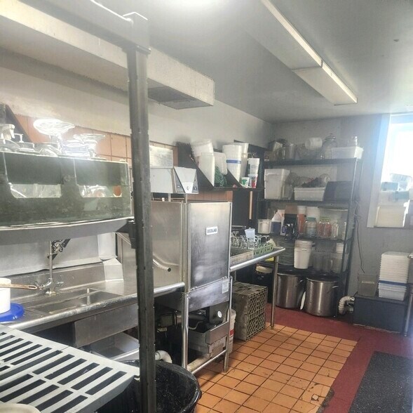 More Photos Of 8390 Seneca Tpke, New Hartford Restaurant For Sale