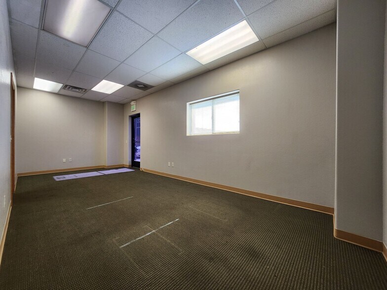 More Photos Of 1625 Tuskegee Pl, Colorado Springs Light Distribution For Lease