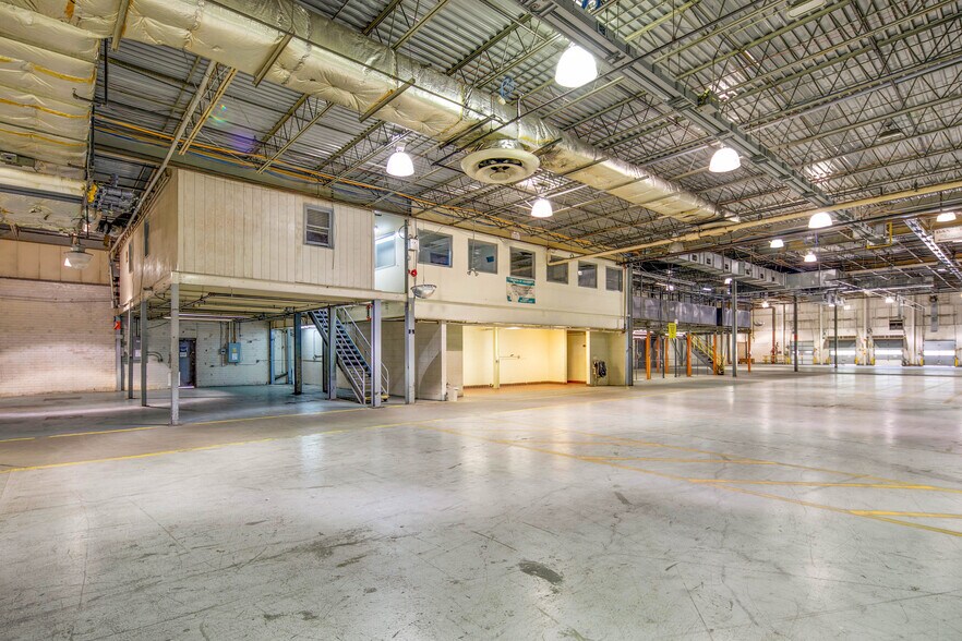 More Photos Of 3036 Gillespie St, Fayetteville Manufacturing For Lease