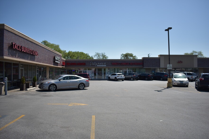 More Photos Of 12201-12217 S Pulaski Rd, Alsip Storefront For Lease