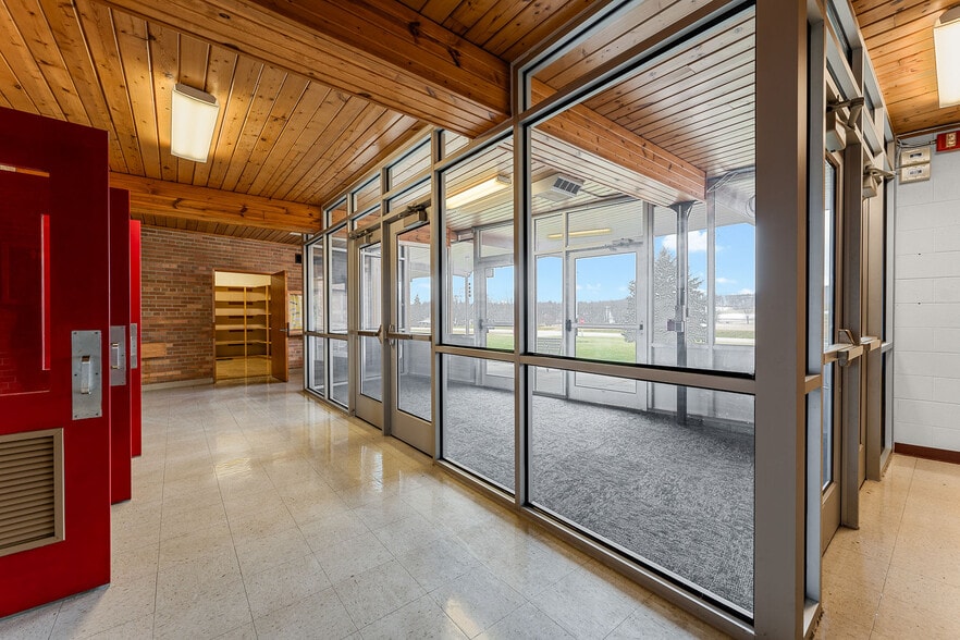 More Photos Of S5864 State Highway 23, Loganville Light Distribution For Sale