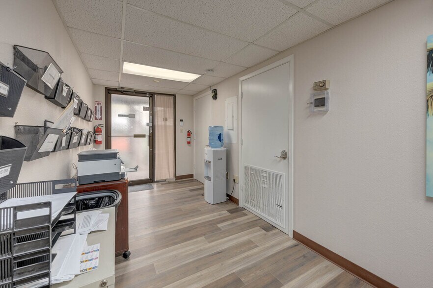 More Photos Of 700-H Everhart Rd, Corpus Christi Office For Sale