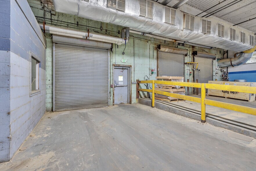 More Photos Of 11200 Dunbarton Blvd, Barnwell Manufacturing For Lease