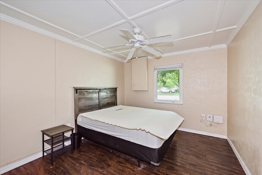 More Photos Of 1905 Oakley Ave, Fort Myers Apartments For Sale
