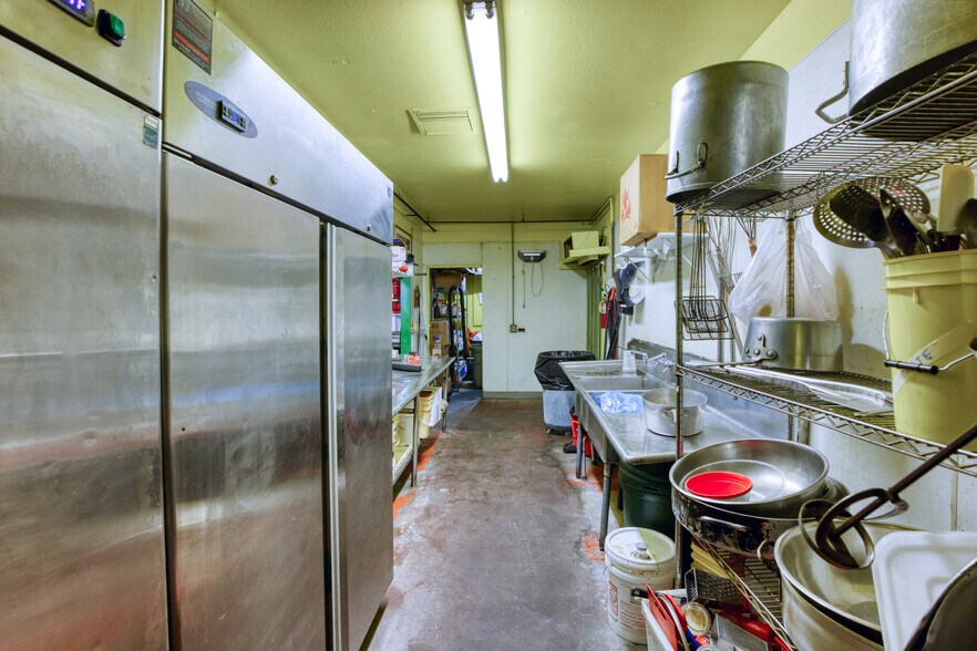 More Photos Of 410 Yakima Valley Hwy, Sunnyside General Retail For Sale