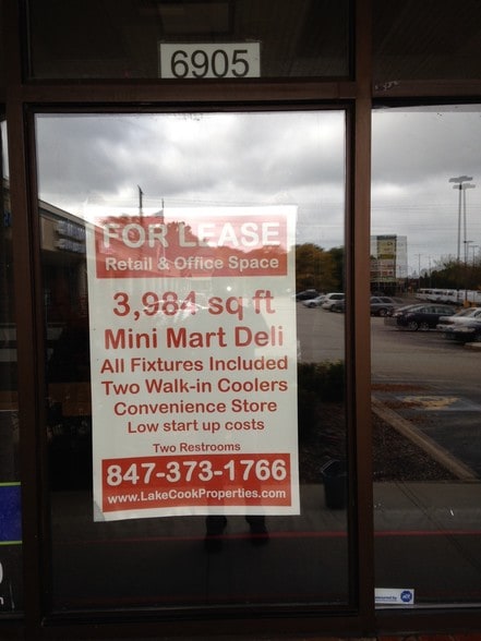 More Photos Of 6801-6917 W Brown Deer Rd, Milwaukee General Retail For Lease