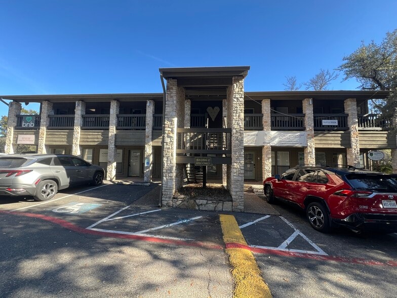 More Photos Of 3930 Bee Caves Rd, Austin Office For Lease