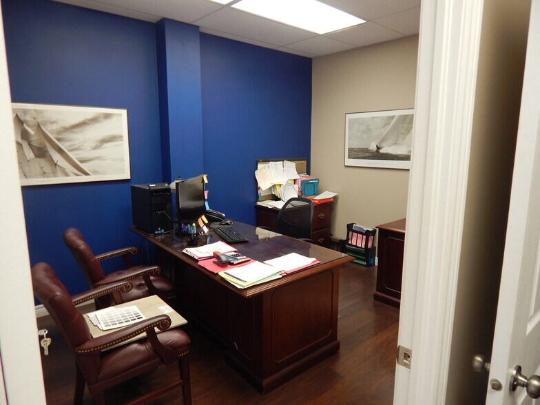 More Photos Of 301 Fruitland Rd, Hamilton Storefront Retail Office For Lease