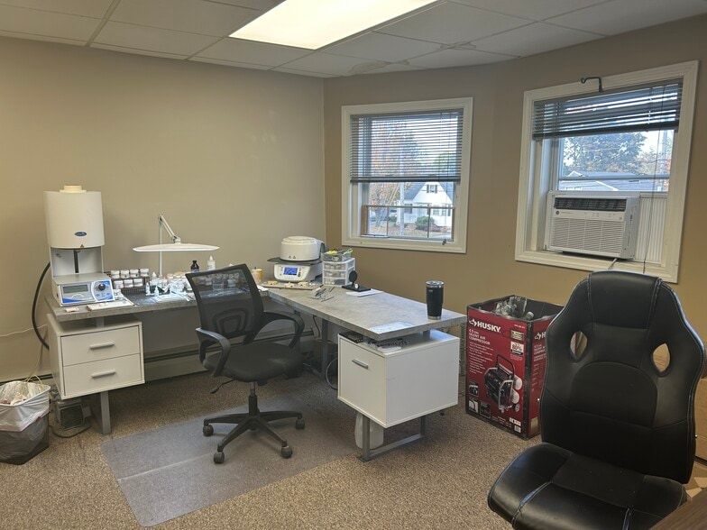 More Photos Of 1290 Congress St, Portland Office For Sale