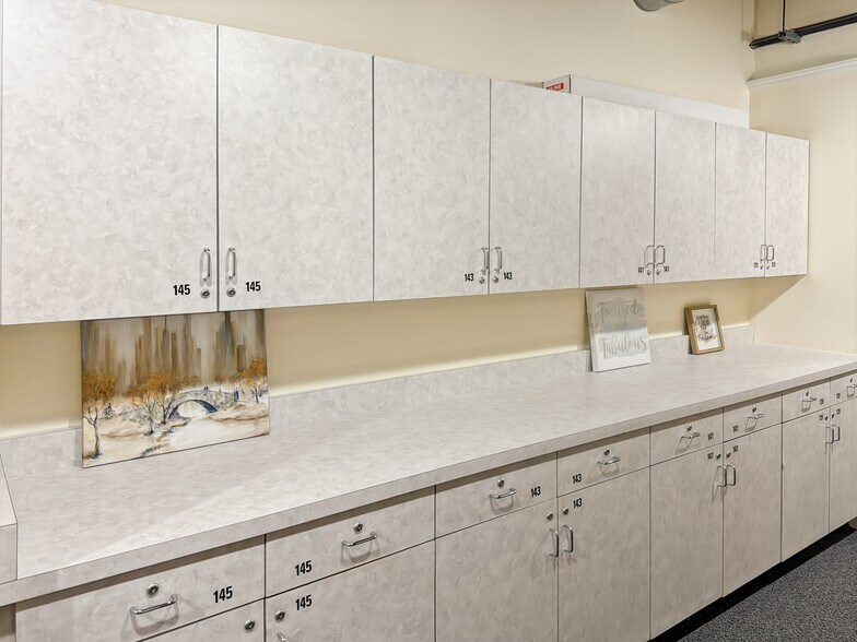 More Photos Of 322 W Main St, Tilton Coworking Space