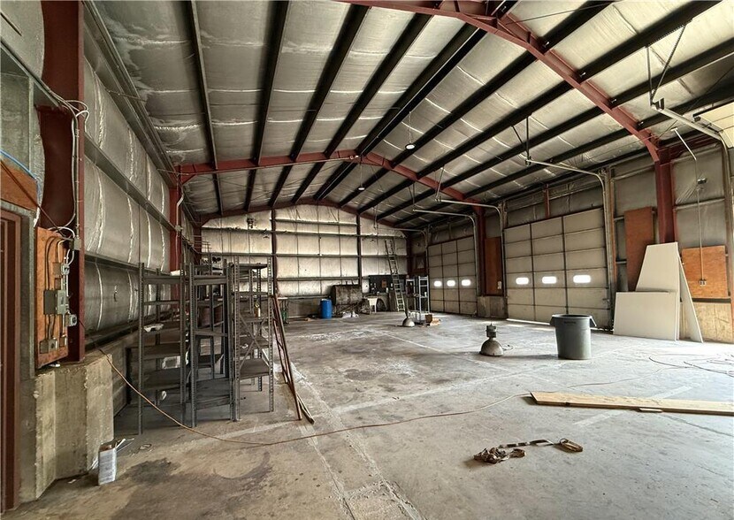 More Photos Of 190 Industrial Dr N, Easton Warehouse For Lease