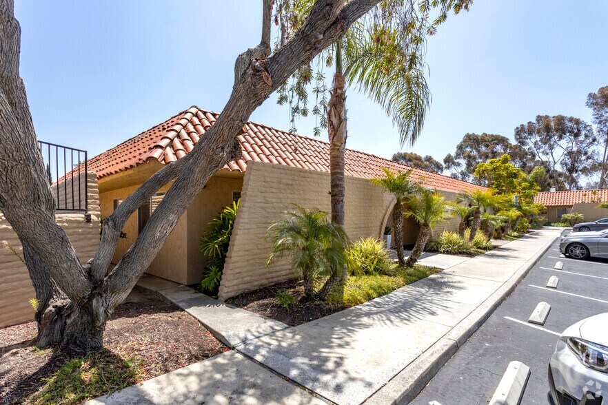 More Photos Of 763-781 Academy Dr, Solana Beach Medical For Lease