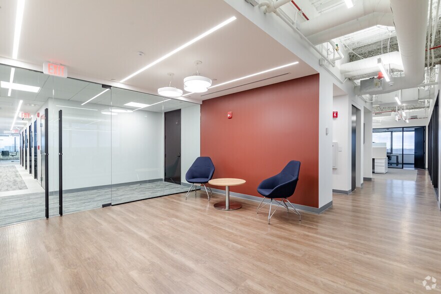 More Photos Of 1415 W 22nd St, Oak Brook Unknown For Lease