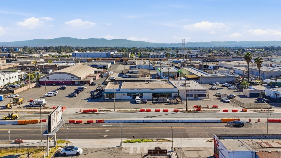 More Photos Of 1235-1237 W Holt Blvd, Ontario Freestanding For Sale