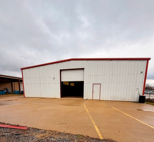 More Photos Of 3856 Industrial Cir, Bossier City Warehouse For Lease