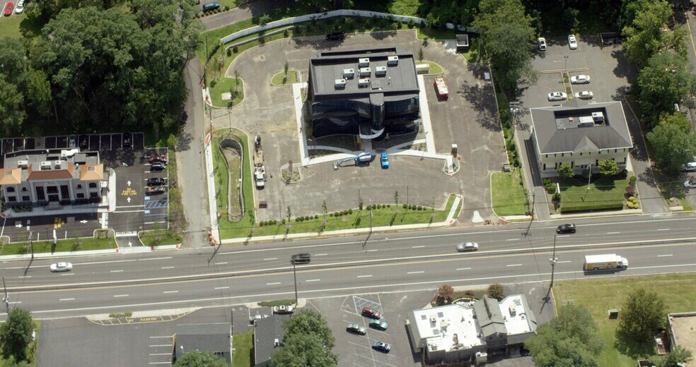 More Photos Of 1000 State Route 35, Middletown Medical For Lease