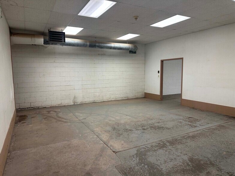 More Photos Of 1080 Hudson Dr, Weatherly Warehouse For Sale