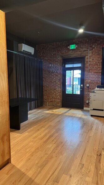 More Photos Of 2959 Franklin St, Denver Loft Creative Space For Lease