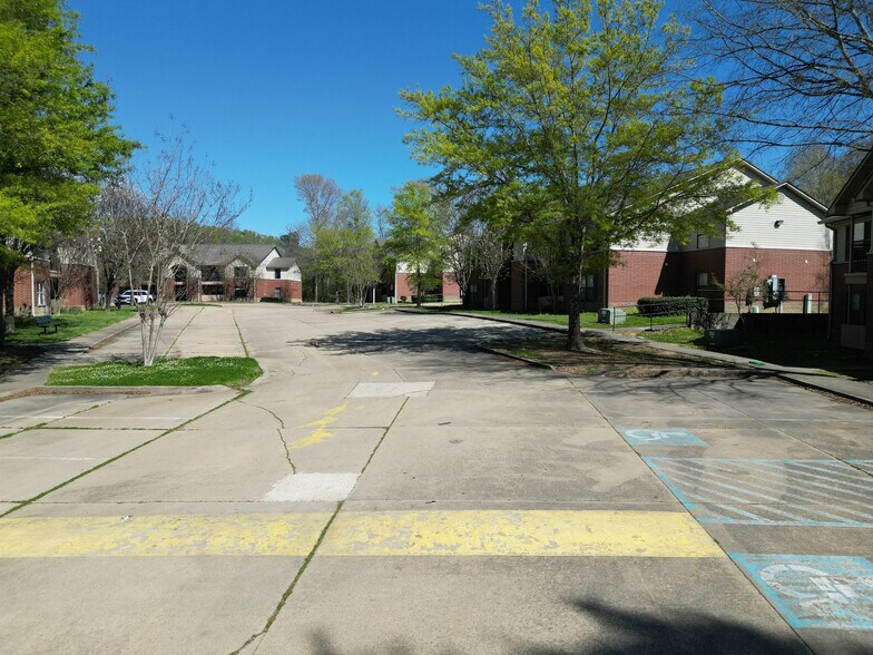 More Photos Of 1636 Raymond Rd, Jackson Apartments For Sale