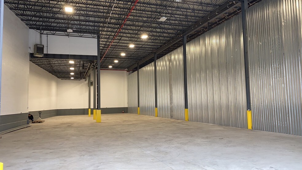 More Photos Of 56-11 Arnold Ave, Maspeth Distribution For Lease