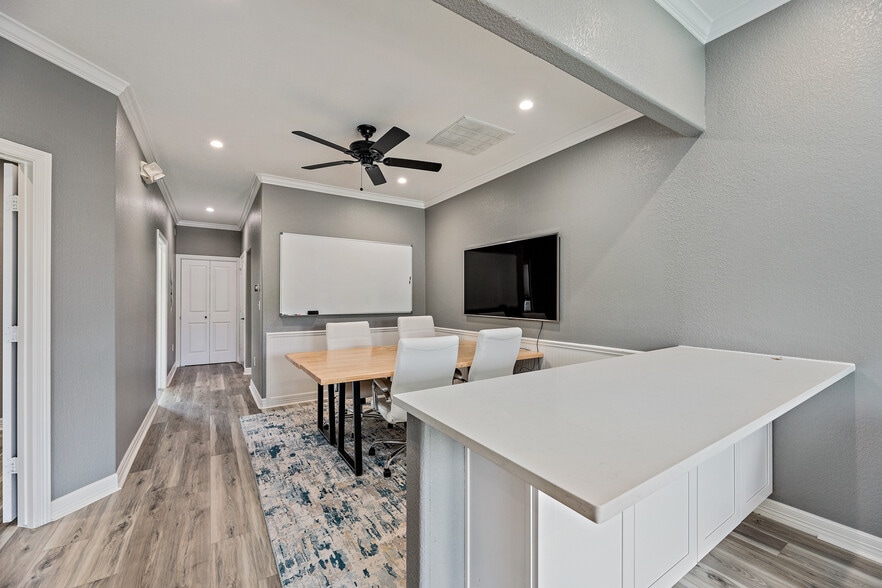 More Photos Of 3000 Joe Dimaggio Blvd, Round Rock Medical For Sale
