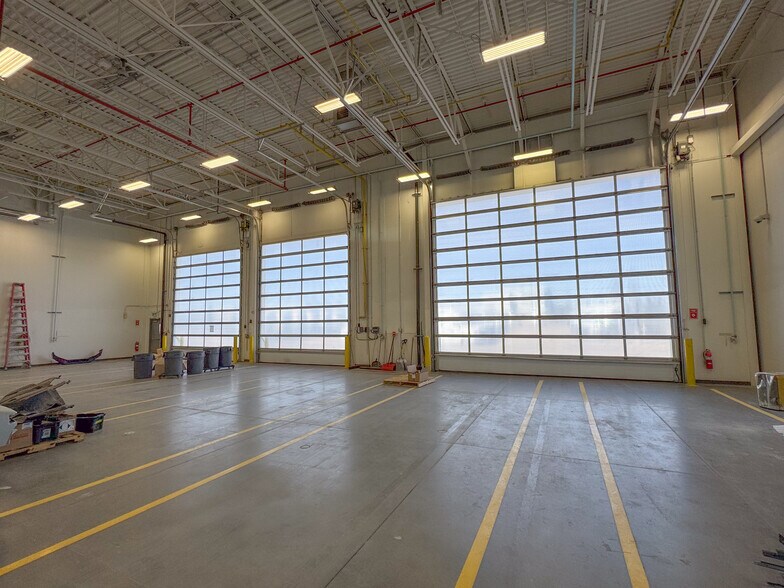 More Photos Of 5783 80th Ave SE, Calgary Service For Lease