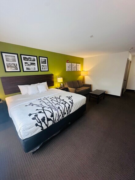 More Photos Of 4450 Rhea County Hwy, Dayton Hotel For Sale