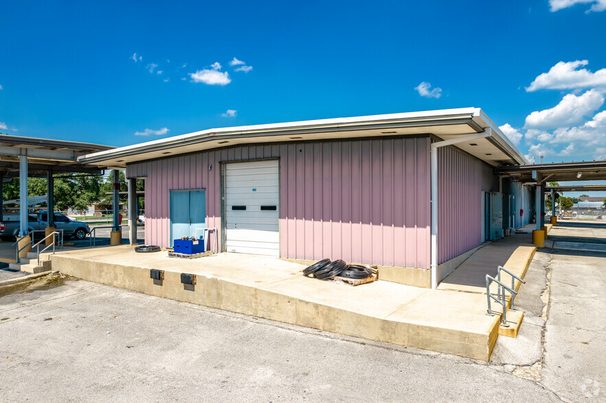 Primary Photo Of 1155 Brussels St, San Antonio Warehouse For Lease