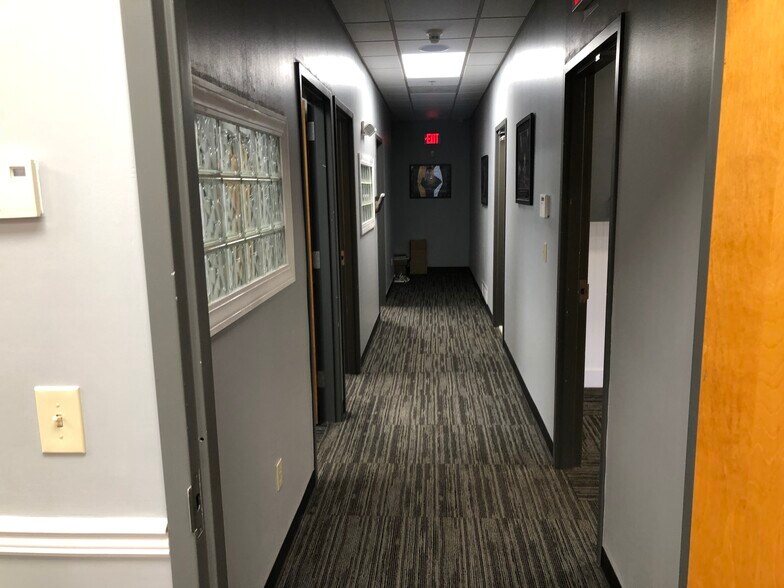 More Photos Of 6 Wesley Ct, Middletown Office For Lease