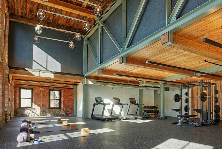 More Photos Of 111 Water St, Catskill Loft Creative Space For Lease