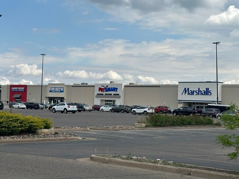 More Photos Of 1381 8th St S, Wisconsin Rapids Carwash For Lease