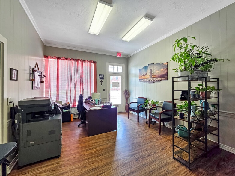 More Photos Of 617 Main St, Liberty Storefront Retail Office For Sale