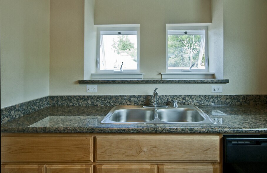 More Photos Of 533 Orange St, Chico Apartments For Sale