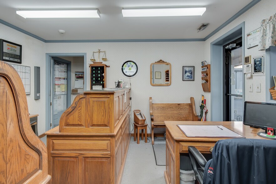 More Photos Of 5908 Enterprise Ct, Frederick Service For Sale