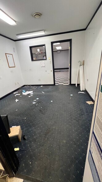 More Photos Of 894 E Little Creek Rd, Norfolk Auto Repair For Lease
