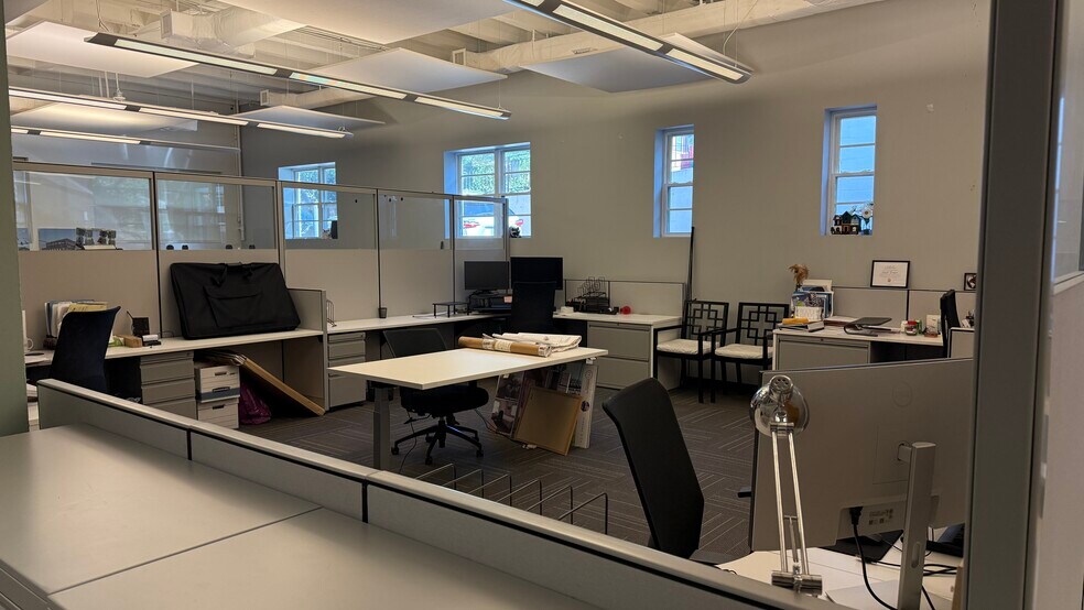 More Photos Of 3401 8th St NE, Washington Warehouse For Lease