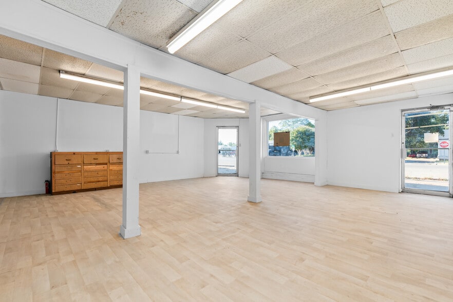More Photos Of 231 E Elm St, Hillsboro Loft Creative Space For Sale