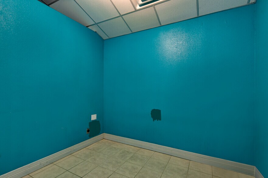 More Photos Of 5107 Monaco Cir, San Antonio Office For Sale